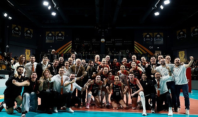 Eczacıbaşı Dynavit, derbide VakıfBank’ı 3-1’le geçti