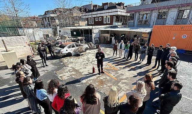 Maltepe Belediyesi’nin öğretmenlerine “yangın müdahale eğitimi”