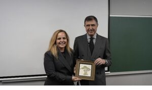 Geleceğin Profesyonelleri, Ahmet Pura ile “Hayat Güneşli Bir Sağanak” Konferansı’nda Bir Araya Geldi