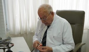 İznik’te Geçen 61 Yıllık Hekimliğin Hikâyesi