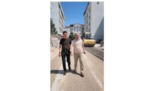 Başkan Mehmet Aydın, Bardakçı Mahallesi’ndeki Asfalt Çalışmalarını Yerinde İnceledi