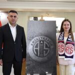 Başkan Vekili Büşra Özdemir’e Antalyaspor yönetiminden teşekkür ziyareti