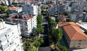 Narlıdere’de Asfalt Mesaisi Hız Kesmiyor