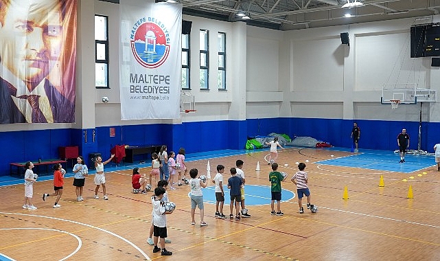 Yaz Okulu’nda futsal ve masa tenisi dersleri başladı
