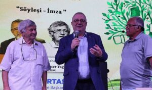 8. Edremit Kitap Fuarı’nda üçüncü gün: Ustalara saygı, edebiyat ve müzik bir arada