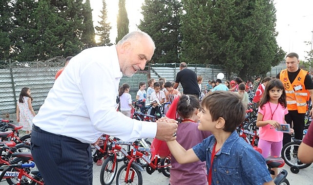 Başkan Sandıkçı’dan Davet: Tüm Çocuklar Hediyelerine Kavuşuyor