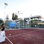 Çeşme’de spora yeni yatırım: 16 Eylül Kurtuluş Parkı’na padel kortu kazandırıldı