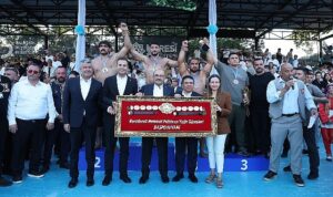 Kurtdereli Yağlı Güreşleri’nde Başpehlivan Mustafa Taş oldu