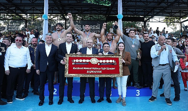 Kurtdereli Yağlı Güreşleri’nde Başpehlivan Mustafa Taş oldu