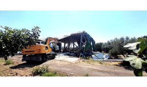 Osmangazi’de Zeytinliğe Yapılan Kaçak Depoya İzin Yok