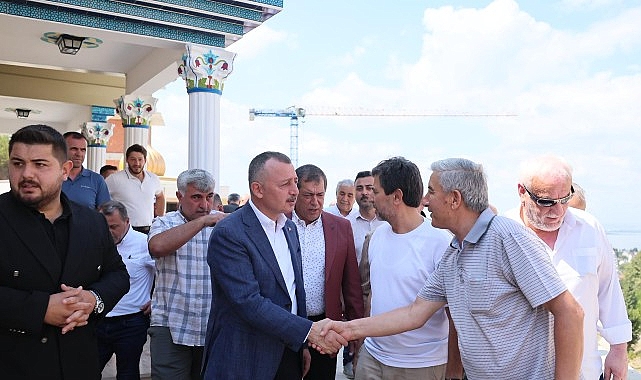 Büyükakın, Karamürsel’de  hem gönüllere dokundu,  hem de çalışmaları inceledi