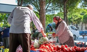 Hacıömerli’de Salı Pazarı Bereketi