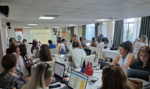 İzmir’de Erasmus+ Okul Eğitimi Akreditasyonu Deneyim Paylaşım Çalıştayı Gerçekleştirildi