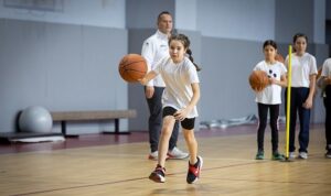 Konak Belediyesi’nin Kış Spor Okullarında kayıt heyecanı devam ediyor