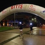 Kartepe’de Cumhuriyet Coşkusu Gece Koşusuyla Zirveye Taşındı